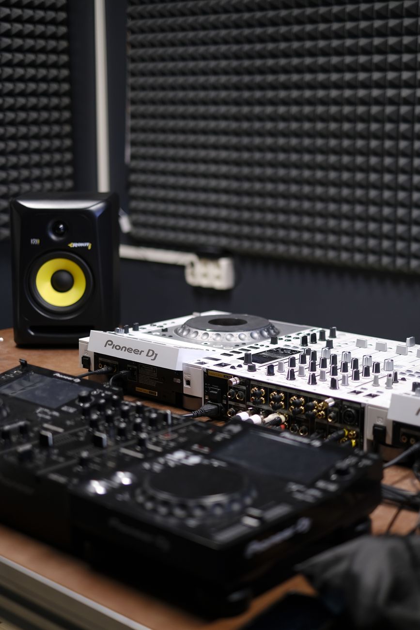 Studio Speakers Audio